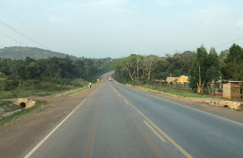 Uganda car rental routes to use