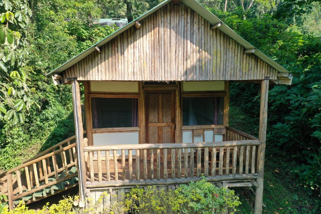 buhoma community lodge